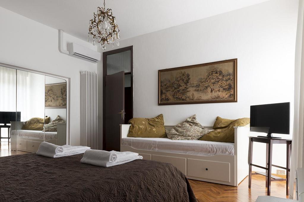 Rooms Villa Bergamo Airport Scanzorosciate الغرفة الصورة