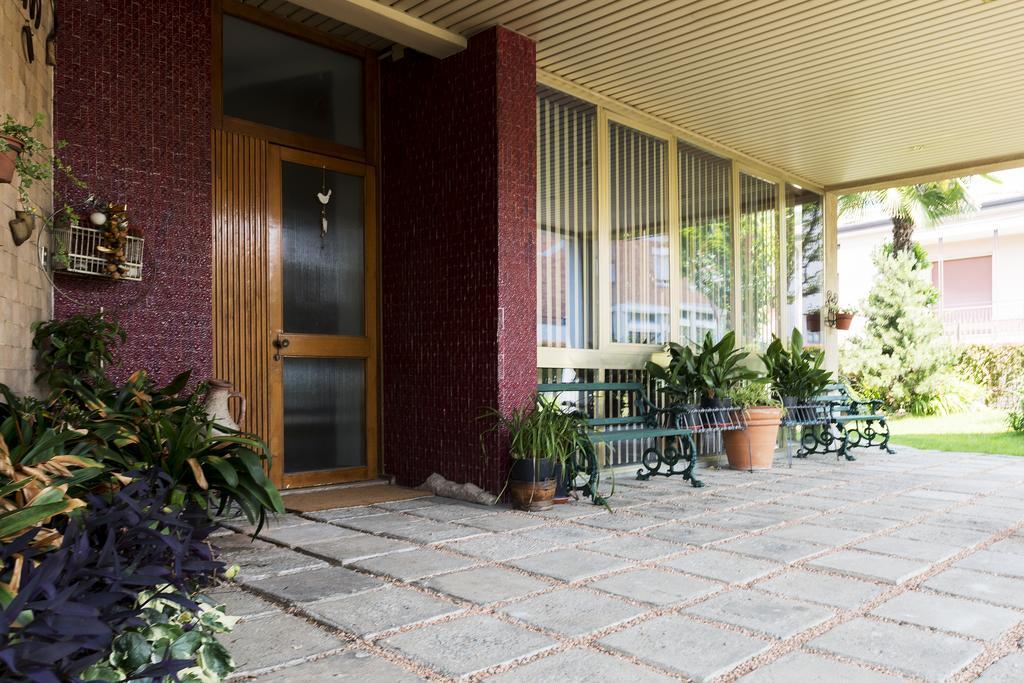 Rooms Villa Bergamo Airport Scanzorosciate المظهر الخارجي الصورة