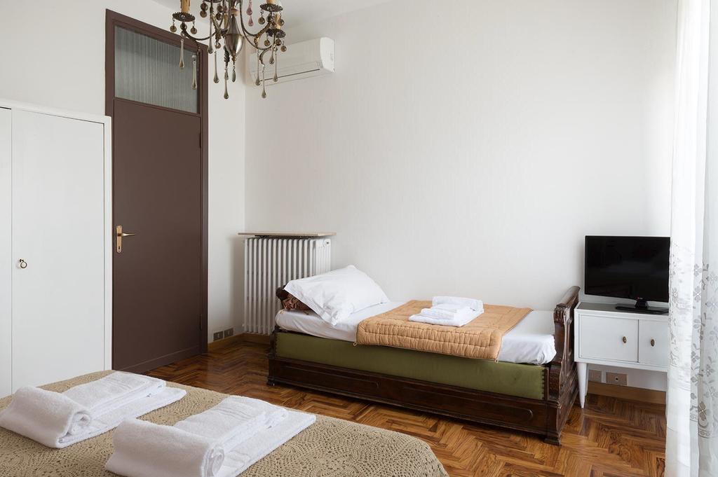 Rooms Villa Bergamo Airport Scanzorosciate المظهر الخارجي الصورة